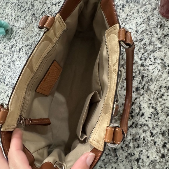 Coach Hampton purse - Picture 3 of 6